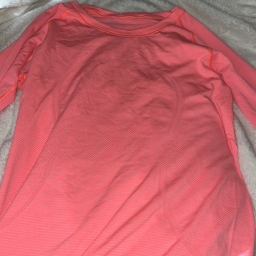 pink savannah lululemon size 0 long sleeve swiftly !!